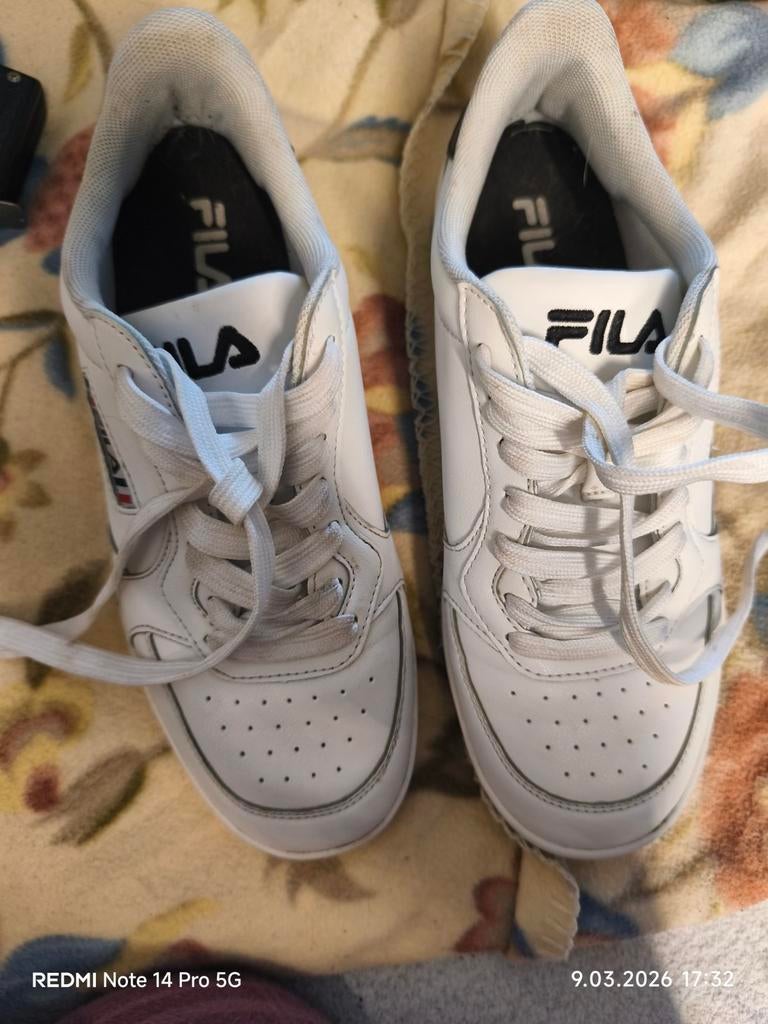 Witte Fila herenschoenen - Maat 40 - Goede staat, Kleding | Heren, Wit, Ophalen of Verzenden, Sneakers of Gympen, Fila