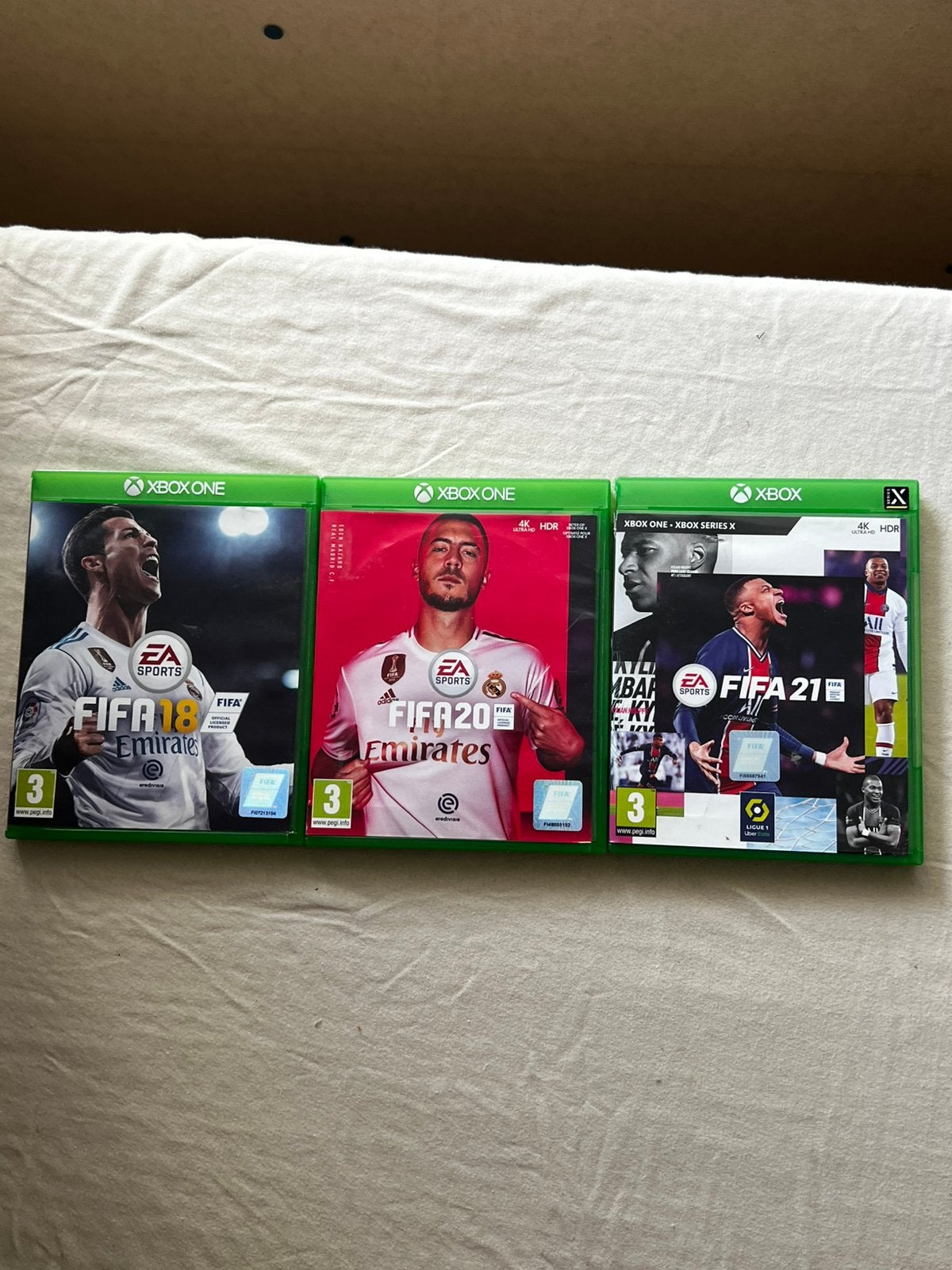 Fifa 18/20/21 Xbox one, Ophalen of Verzenden, Zo goed als nieuw, Eén computer, Sport
