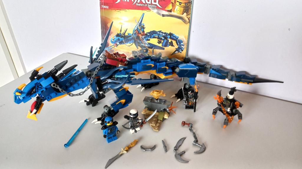 lego ninjago 70652 Stormbringer met boek en poppetjes, Compleet, Lego, Ophalen of Verzenden, Zo goed als nieuw