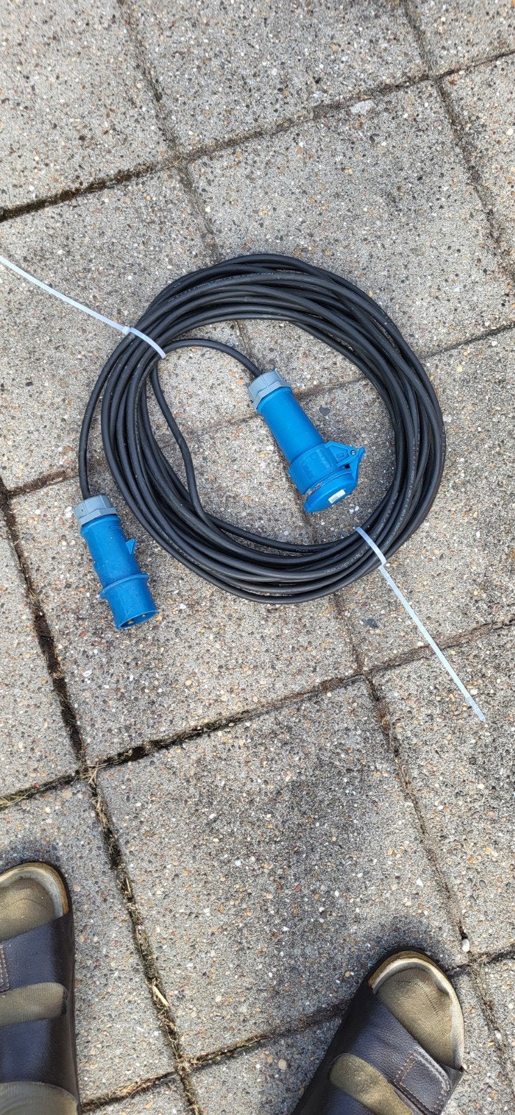 3-aderig snoer met 16 amp stekkers, Ophalen of Verzenden