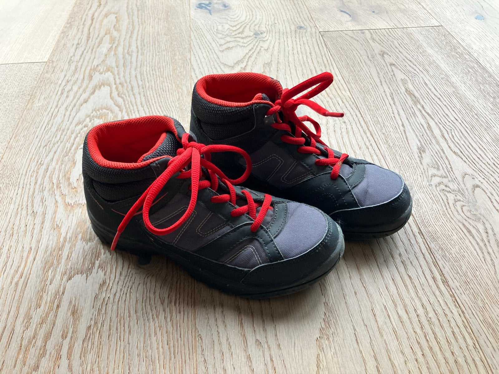 Bergschoen / wandelschoen - mt 36 - Decathlon, Sport en Fitness, Ophalen of Verzenden, Zo goed als nieuw, Schoenen