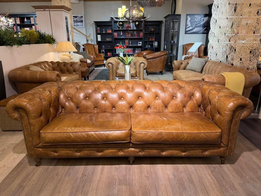 Stoere Vintage chesterfield 3 zits bank generfd warm cognac, Antiek en Kunst, Ophalen of Verzenden