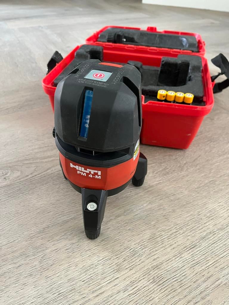Hilti PM-4-M kruislijnlaser, Doe-het-zelf en Verbouw, Meetapparatuur, Ophalen of Verzenden, Zo goed als nieuw