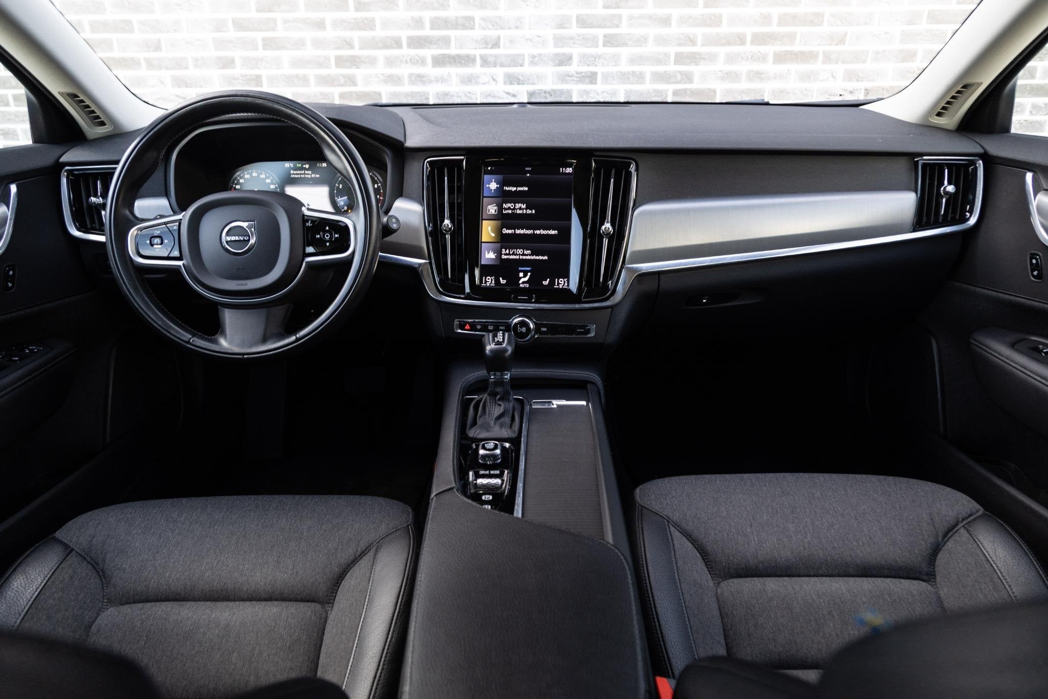 Volvo V90 2.0 T4 Momentum | Trekhaak | Achteruitrijcamera |, Auto's, 12 maanden, Stof, Euro 6, Blauw