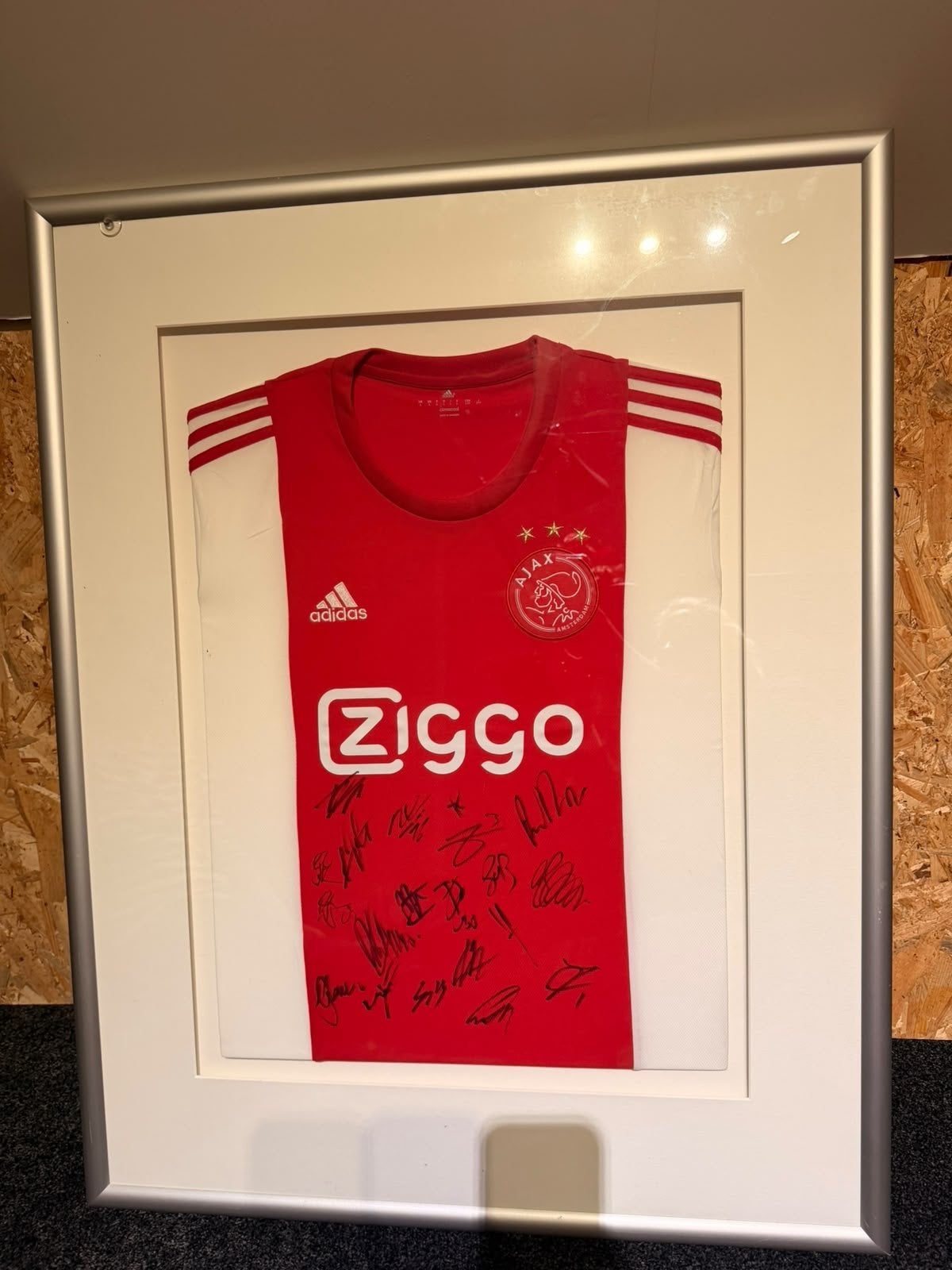 Gesigneerd Ajax Thuisshirt - Ingelijst, Maat L, Ophalen of Verzenden, Nieuw, Shirt