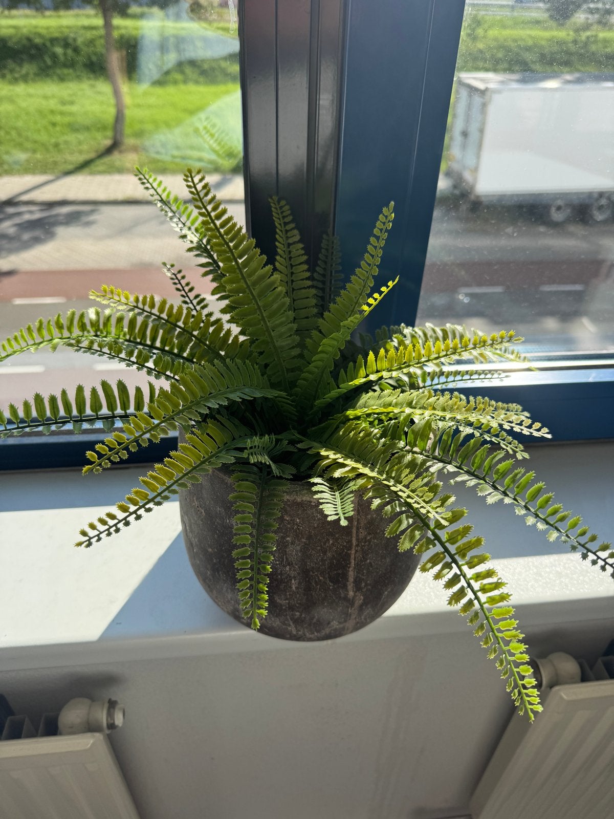 Stijlvolle Plantenpot met Kunstvaren - Perfect voor Binnen, Gebruikt, Rond, Binnen, Minder dan 40 cm