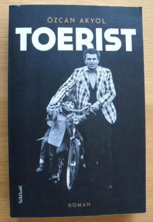 Toerist Özcan Akyol 9789044644586, Ophalen of Verzenden, Zo goed als nieuw