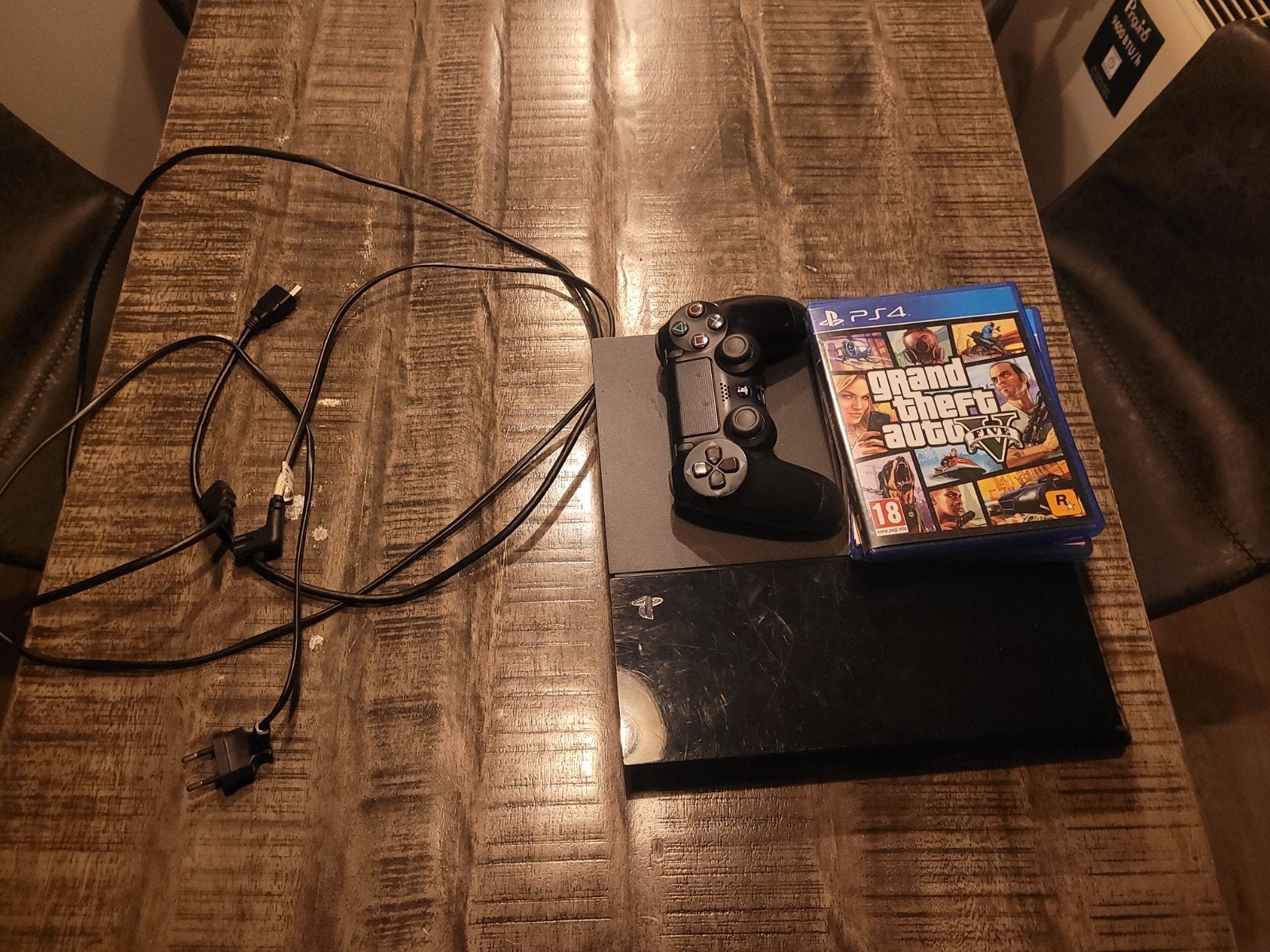 PlayStation 4  met controller en games, Spelcomputers en Games, Spelcomputers | Sony PlayStation 4, Ophalen, Met 1 controller