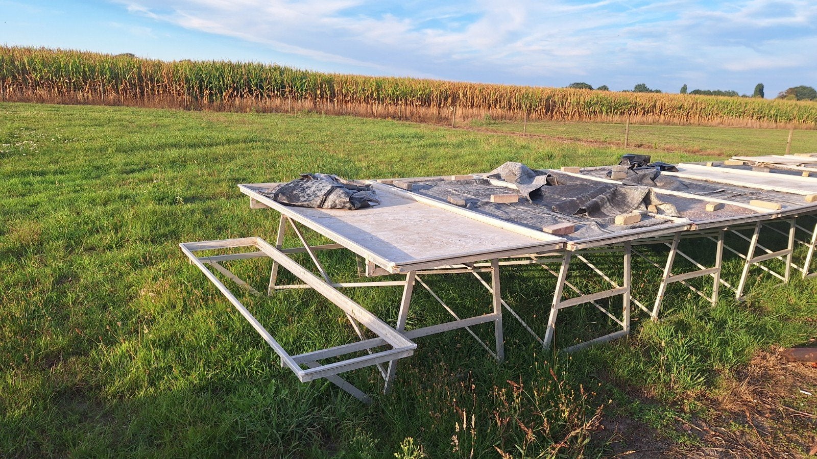 stevige kweektafels / plantentafels, Ophalen, Gebruikt, Kweektafel