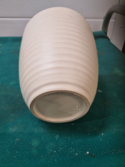 bloempot creme golvend, Ophalen of Verzenden, 'T Olde Gre-j, Info@toldegrej.nl, Endepoelstraat 20f Didam