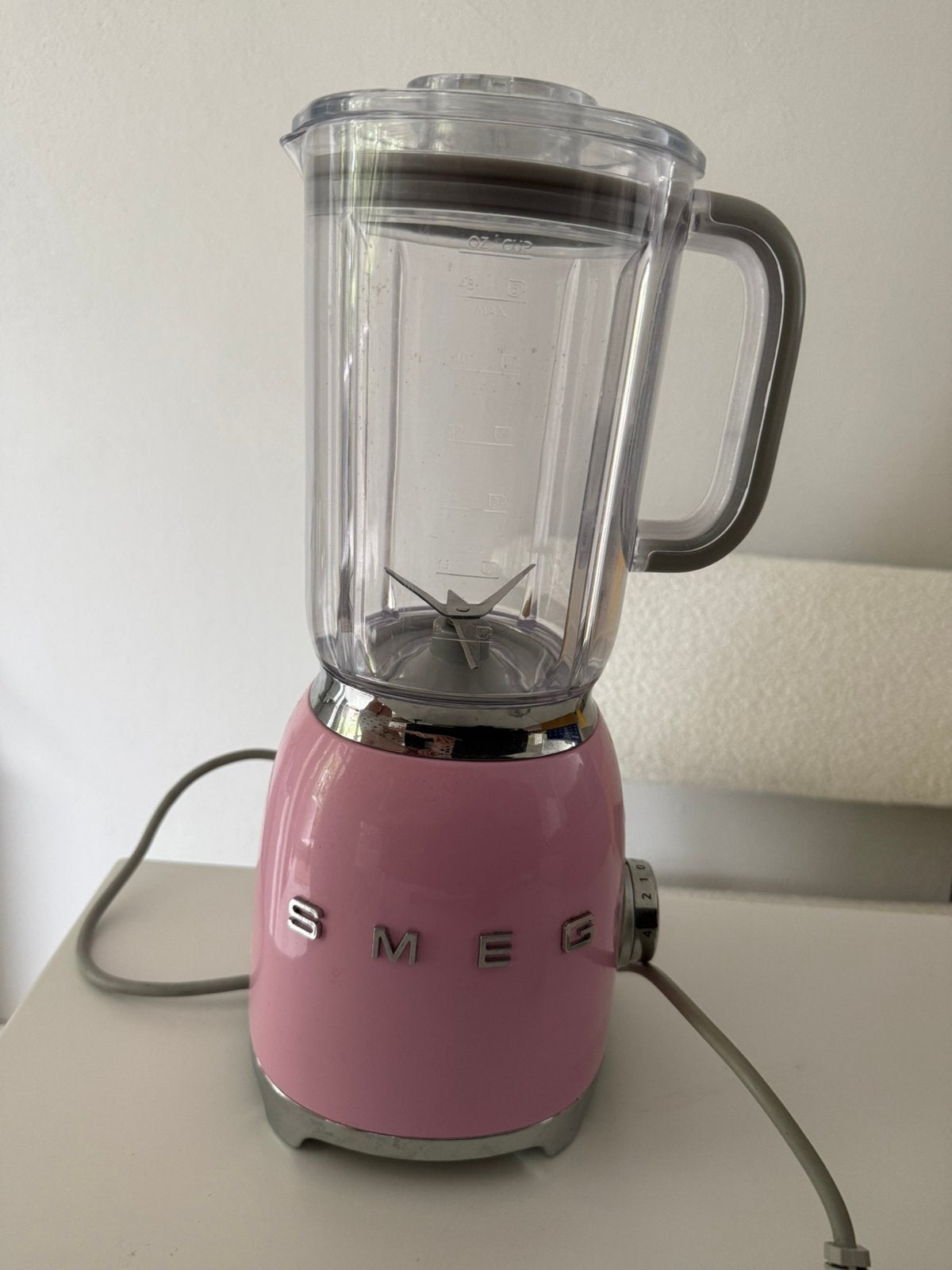 SMEG roze blender STUK / OPHALEN in Rotterdam, Witgoed en Apparatuur, Blenders, Ophalen of Verzenden, Niet werkend, Blender