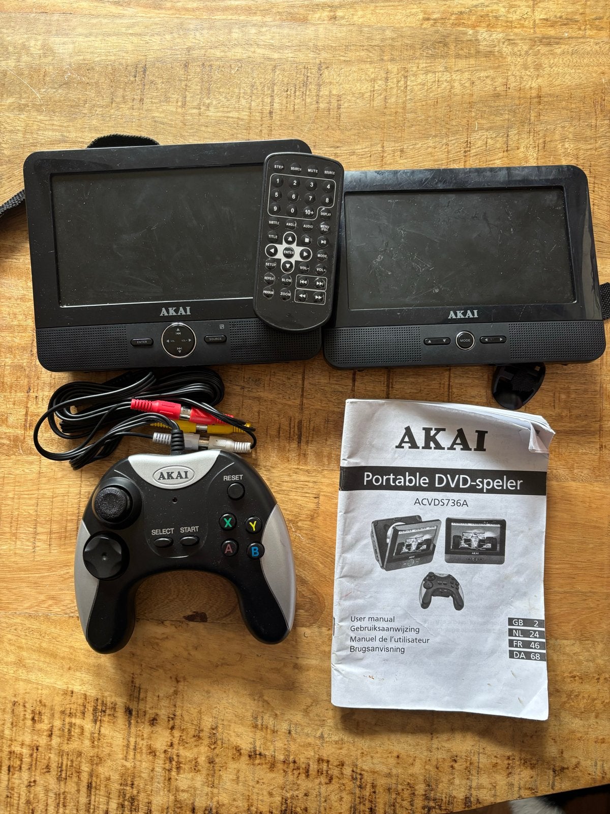 Akai Portable DVD-speler ACVDS736A met controller, Gebruikt, Draagbaar, Ophalen of Verzenden, Overige merken