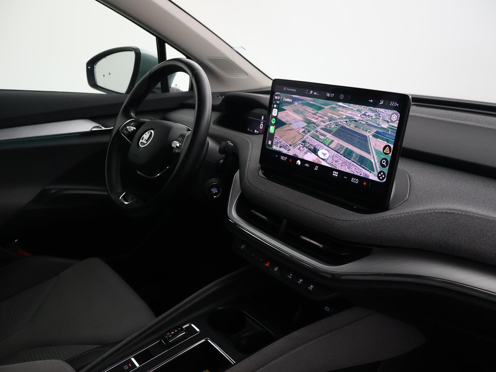 Skoda Enyaq iV 60 + SFEERVERLICHTING | APPLE CARPLAY | ANDRO, Automaat, Achterwielaandrijving, Gebruikt, Leder en Stof