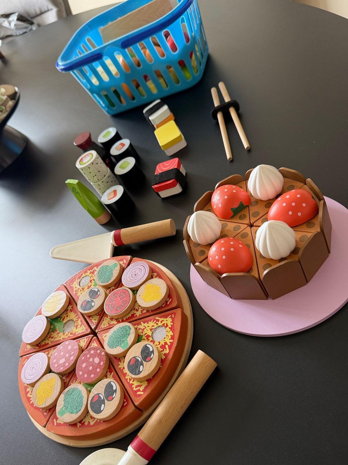 Houten speelgoed: Pizza, taart, sushi en boodschappen, Ophalen, Zo goed als nieuw, Jongen of Meisje