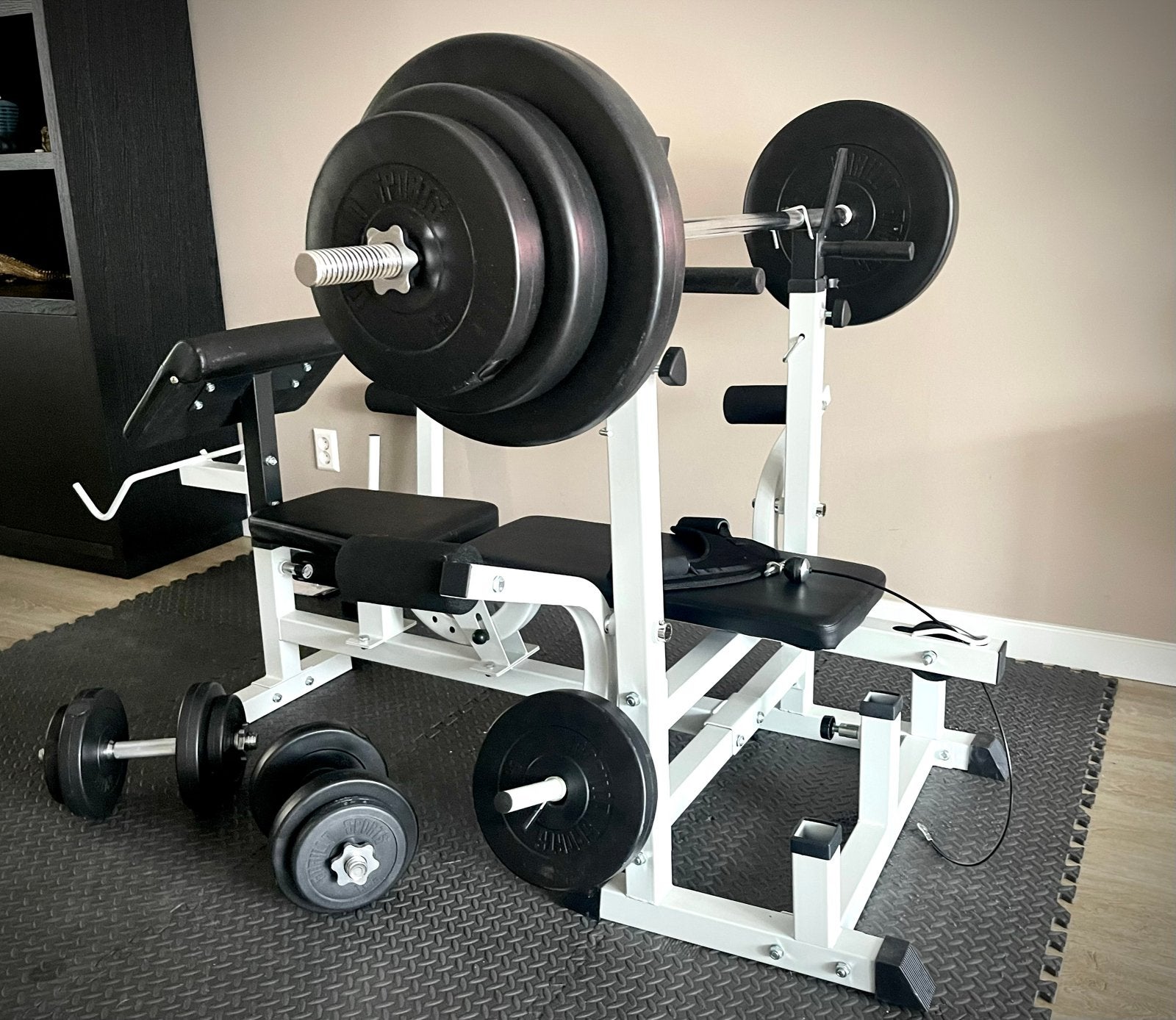 Universele halterbank Gorilla Sport met 100kg, Ophalen, Zo goed als nieuw, Armen, Halterset