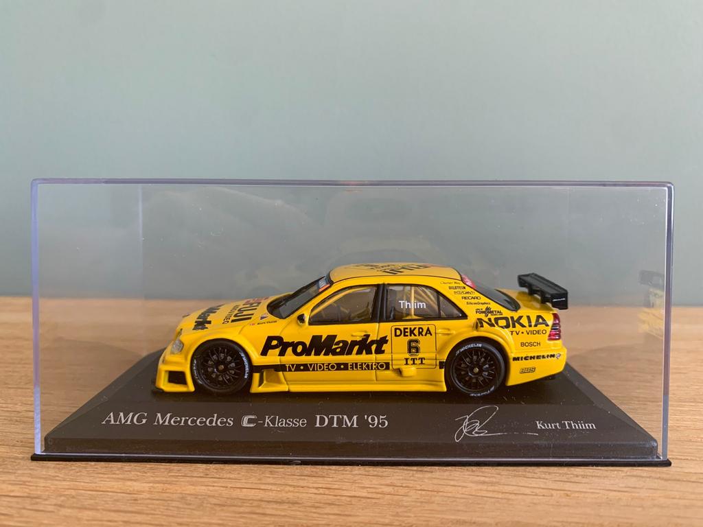 AMG Mercedes C-Klasse DTM '95 Kurt Thiim schaalmodel, Hobby en Vrije tijd, Modelauto's | 1:43, Zo goed als nieuw, Auto, Overige merken