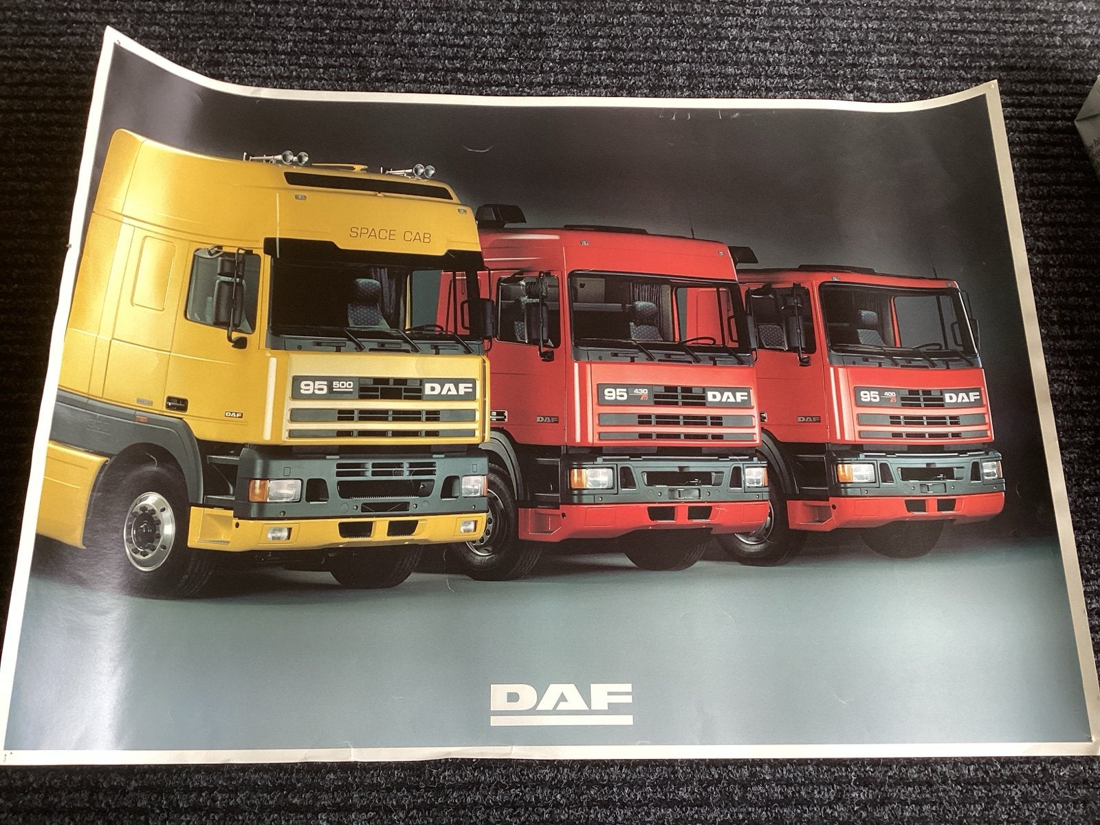 DAF 95 XF Space Cab vrachtwagen poster 84x60 cm, Boeken, Ophalen of Verzenden, Gelezen, Overige merken