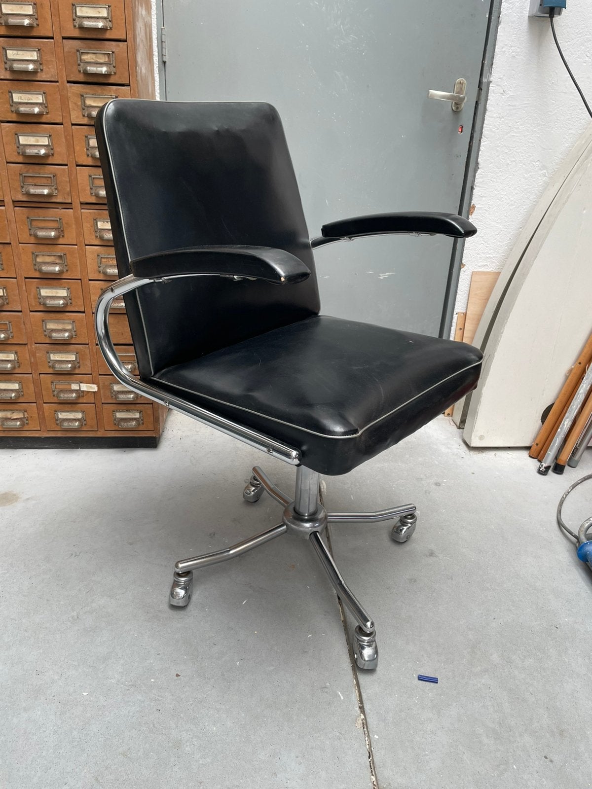 Bauhaus bureaustoel, geheel origineel, Ophalen, Gebruikt, Zwart, ?