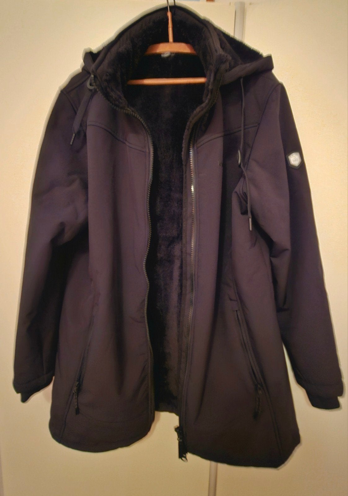 Kjelvik winterjas niuw- Waterafstotend, ademend en winddicht, Kleding | Dames, Zwart, Maat 42/44 (L), Ophalen of Verzenden, Zo goed als nieuw