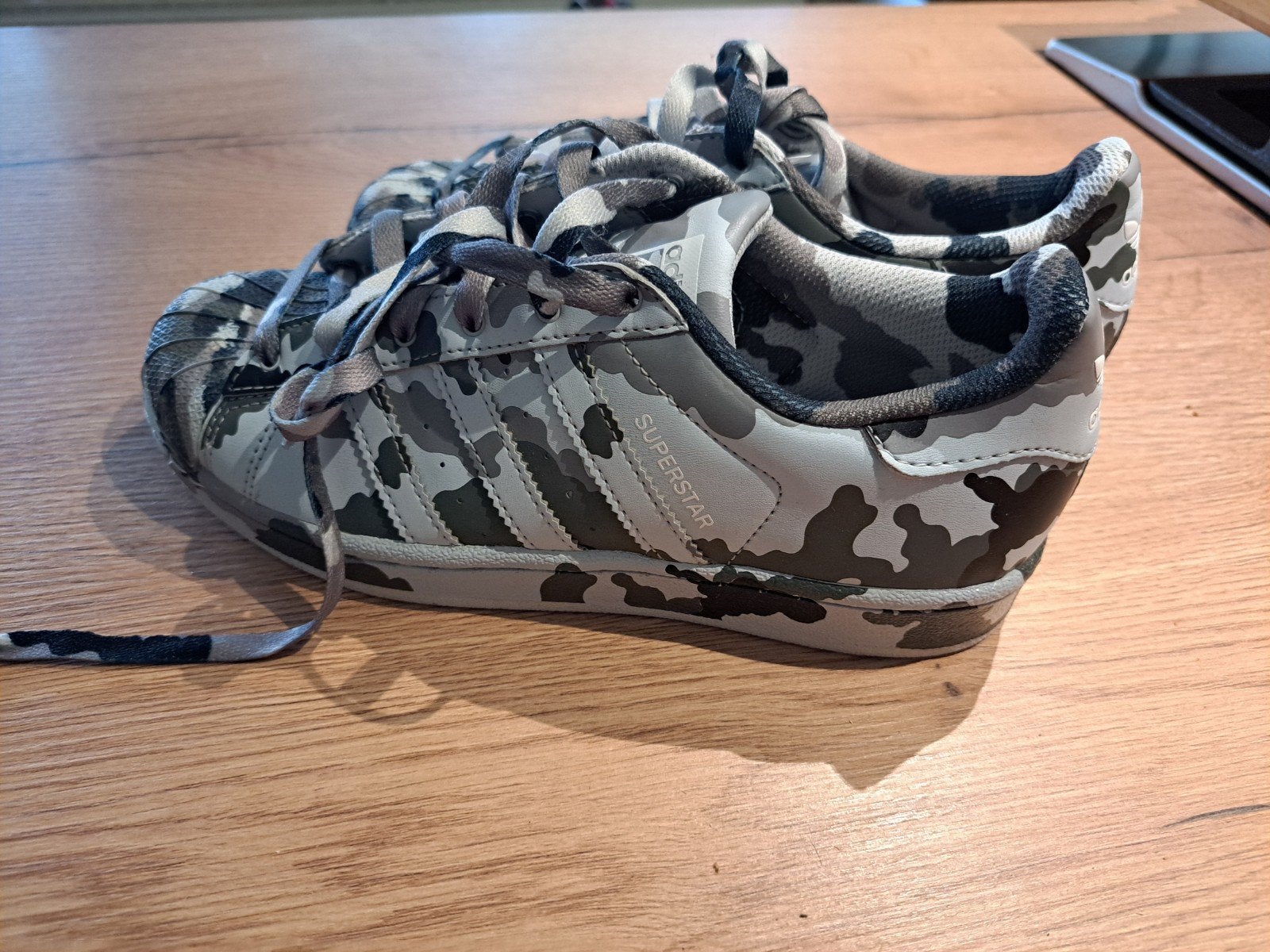Adidas Superstar camouflage sneakers maat 35.5, Adidas, Jongen of Meisje, Schoenen, Ophalen of Verzenden
