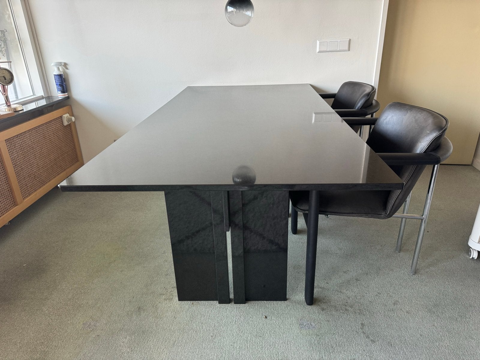 Elegante Zwarte Massief Granieten Eettafel - Modern Design, Huis en Inrichting, Ophalen, Overige materialen, 50 tot 100 cm, Zo goed als nieuw