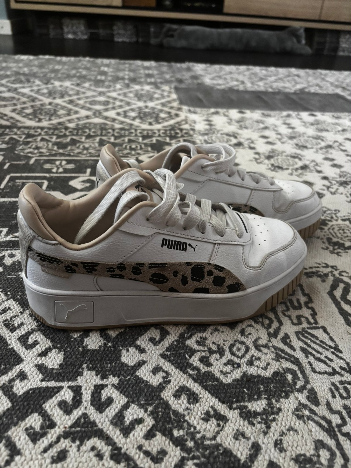 Puma Carina Street Animal sneakers maat 37, Beige, Ophalen of Verzenden, Sneakers of Gympen, Zo goed als nieuw
