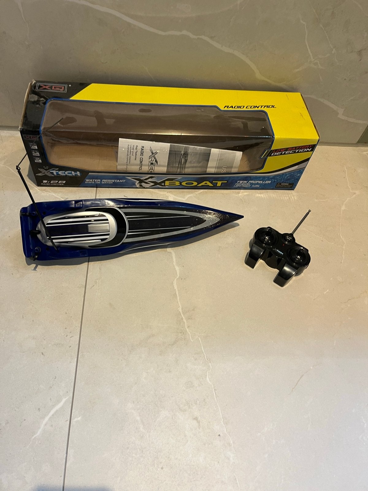 X-Tech RC Boot - Waterbestendig met Afstandsbediening, Ophalen, Zo goed als nieuw