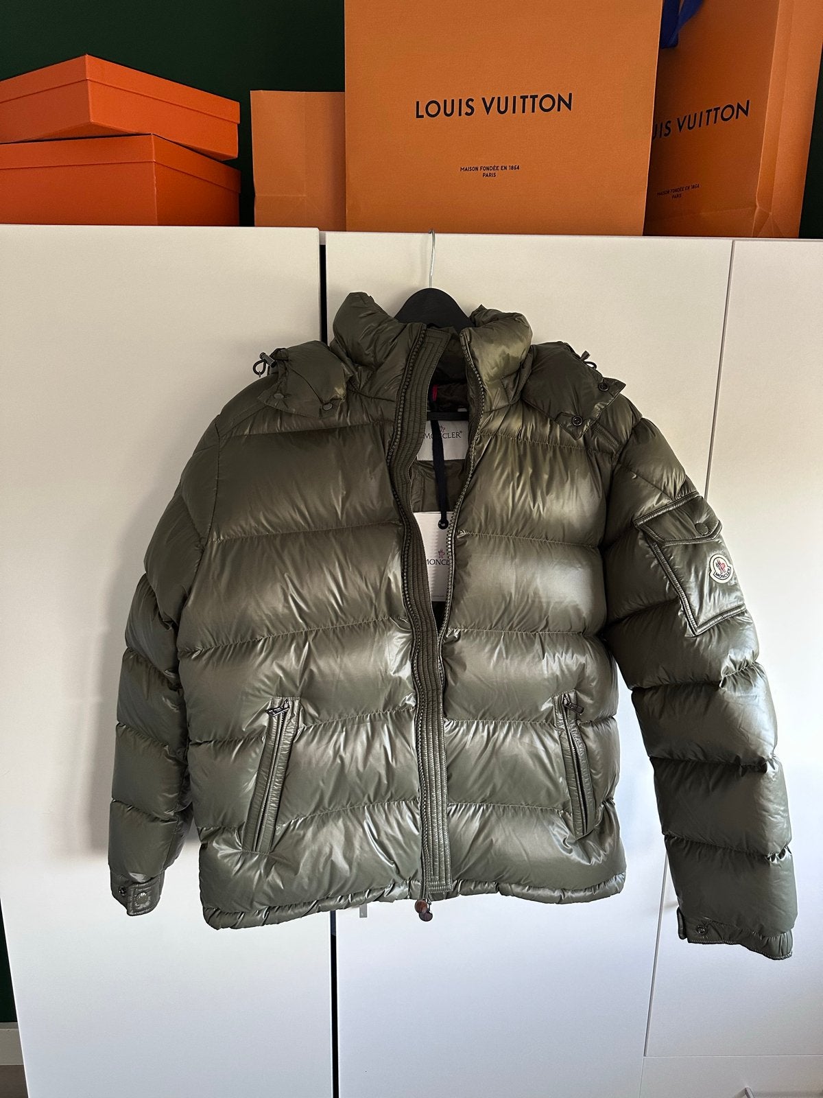 Moncler Maya Jas Nieuw - Maat 3 - Olijfgroen, Ophalen of Verzenden, Nieuw, Maat 48/50 (M), Groen