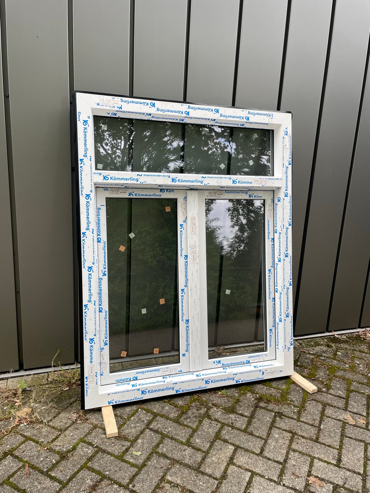 Nieuw kunststof kozijn Profine , 120x153.5cm met verhuisraam, Doe-het-zelf en Verbouw, Glas en Ramen, Ophalen, Gevelraam of Ruit