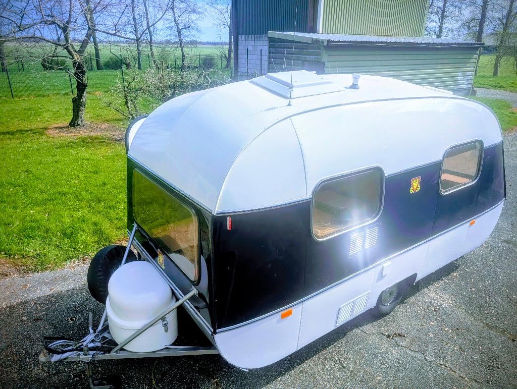 Blauwwitte SMV24LSR oldtimer 1972 - nieuwe kussens, Caravans en Kamperen, Overige merken, Standaardzit, Particulier, 500 - 750 kg