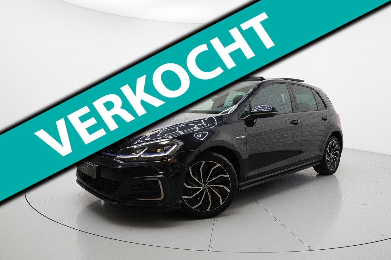 Volkswagen Golf 1.4 TSI PHEV GTE PANO VIRTUAL ACC CAMERA, Auto's, Stof, Gebruikt, Zwart, Bedrijf