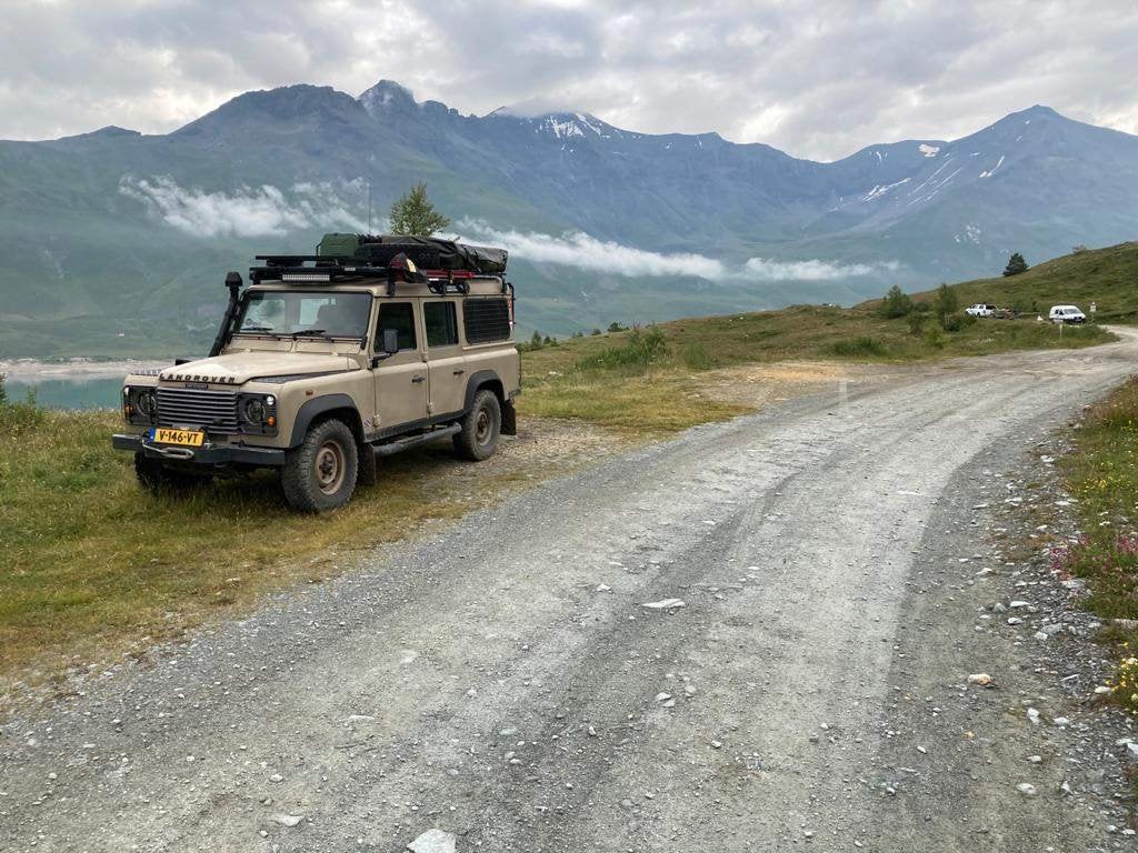 Defender 110 TD5 – expeditieklaar – eerst huren mogelijk, 2495 cc, Leder en Stof, Vierwielaandrijving, Particulier