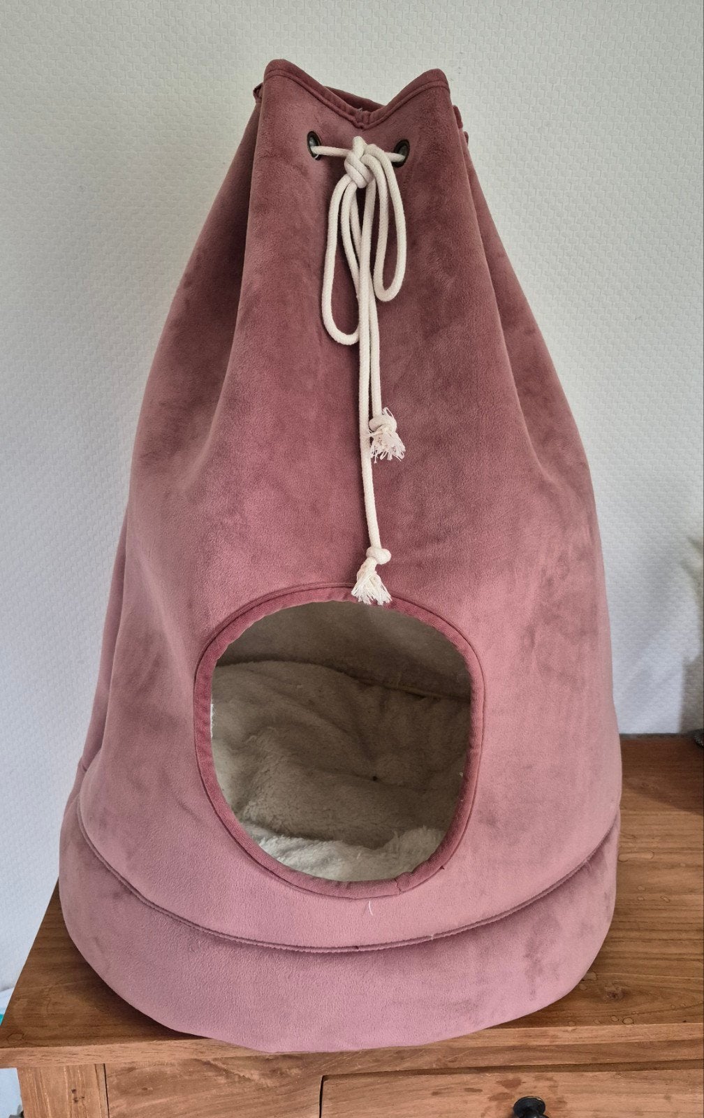 Kattenmand/ huisje van Designed by Lotte, Dieren en Toebehoren, Kattenmanden, Ophalen of Verzenden, Zo goed als nieuw