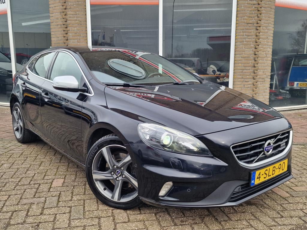 Volvo V40 1.6 T3 R-Design - Pano - Leer - Pdc - Navi -, Auto's, Volvo, Voorwielaandrijving, Gebruikt, Zwart, 4 cilinders
