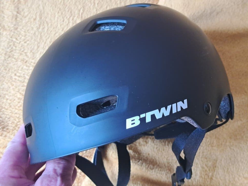 Btwin amper gebruikte fietshelm maat 52 55 cm stoer veilig, Ophalen, Btwin / Decathlon