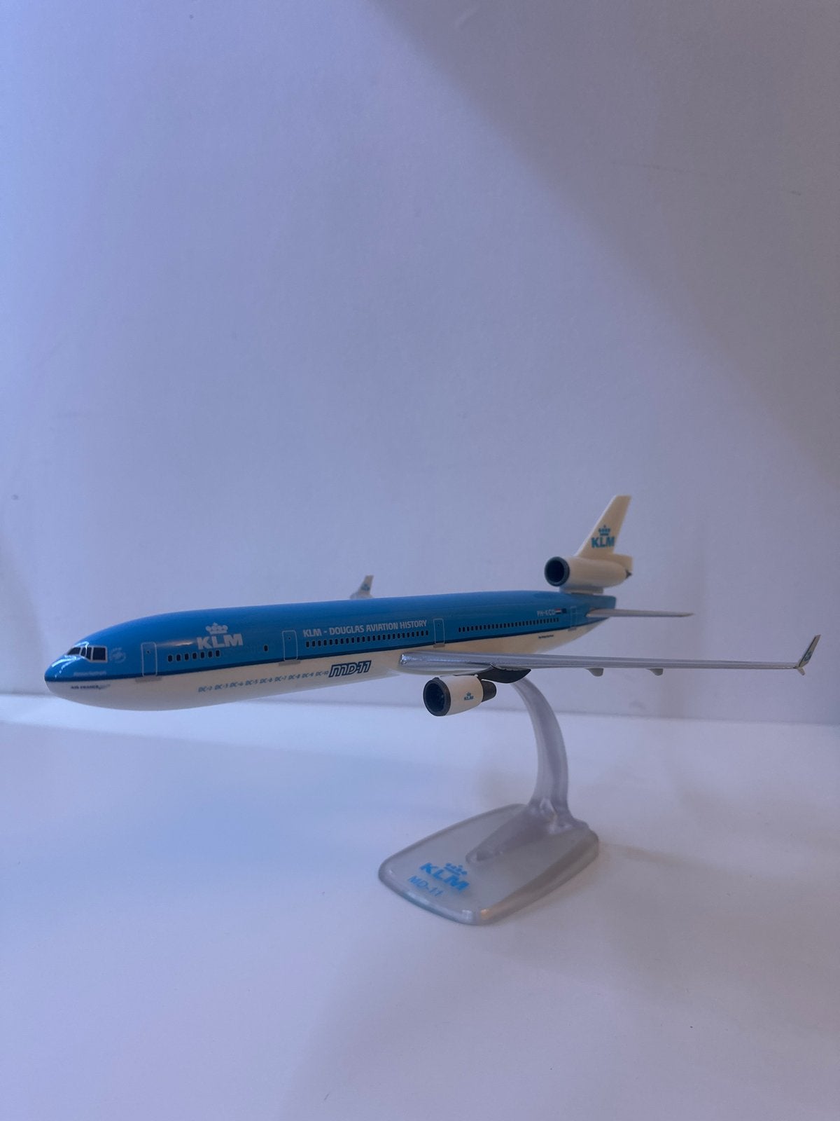KLM MD-11 Schaalmodel - PH-KCD 'The Flying Dutchman' 1:200, Verzamelen, Luchtvaart en Vliegtuigspotten, Ophalen of Verzenden, Zo goed als nieuw