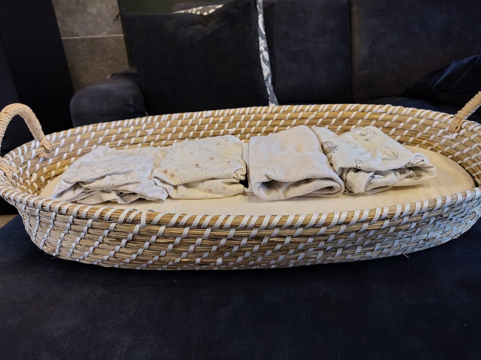 Mooie mozesmand verkleed kussen met matras en 4 hoeslakens, Ophalen, Gebruikt, Aankleedkussen