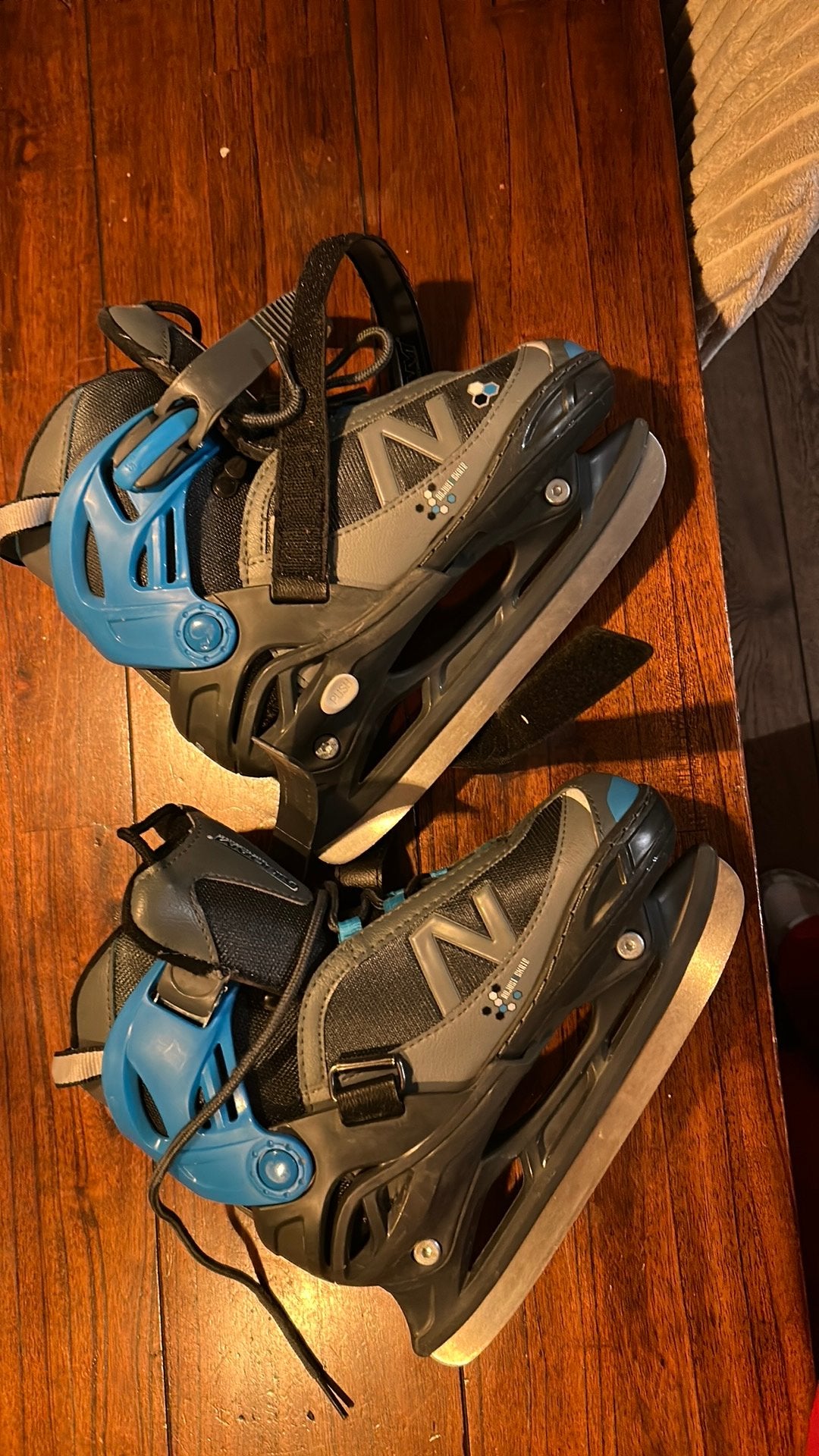 Ijshickeyschaatsen Nijdam, Ophalen, Zo goed als nieuw