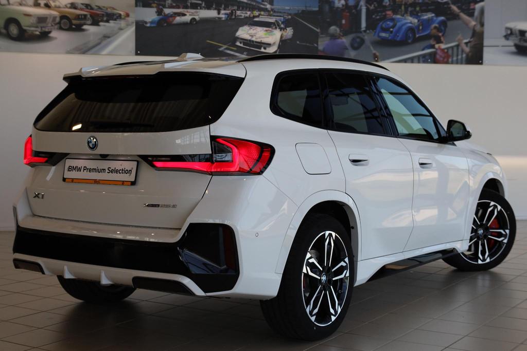 BMW X1 xDrive25e | M Sportpakket Pro | Panorama Dak | Comfor, Auto's, BMW, Stof, Bedrijf, Vierwielaandrijving, Hybride Elektrisch/Benzine