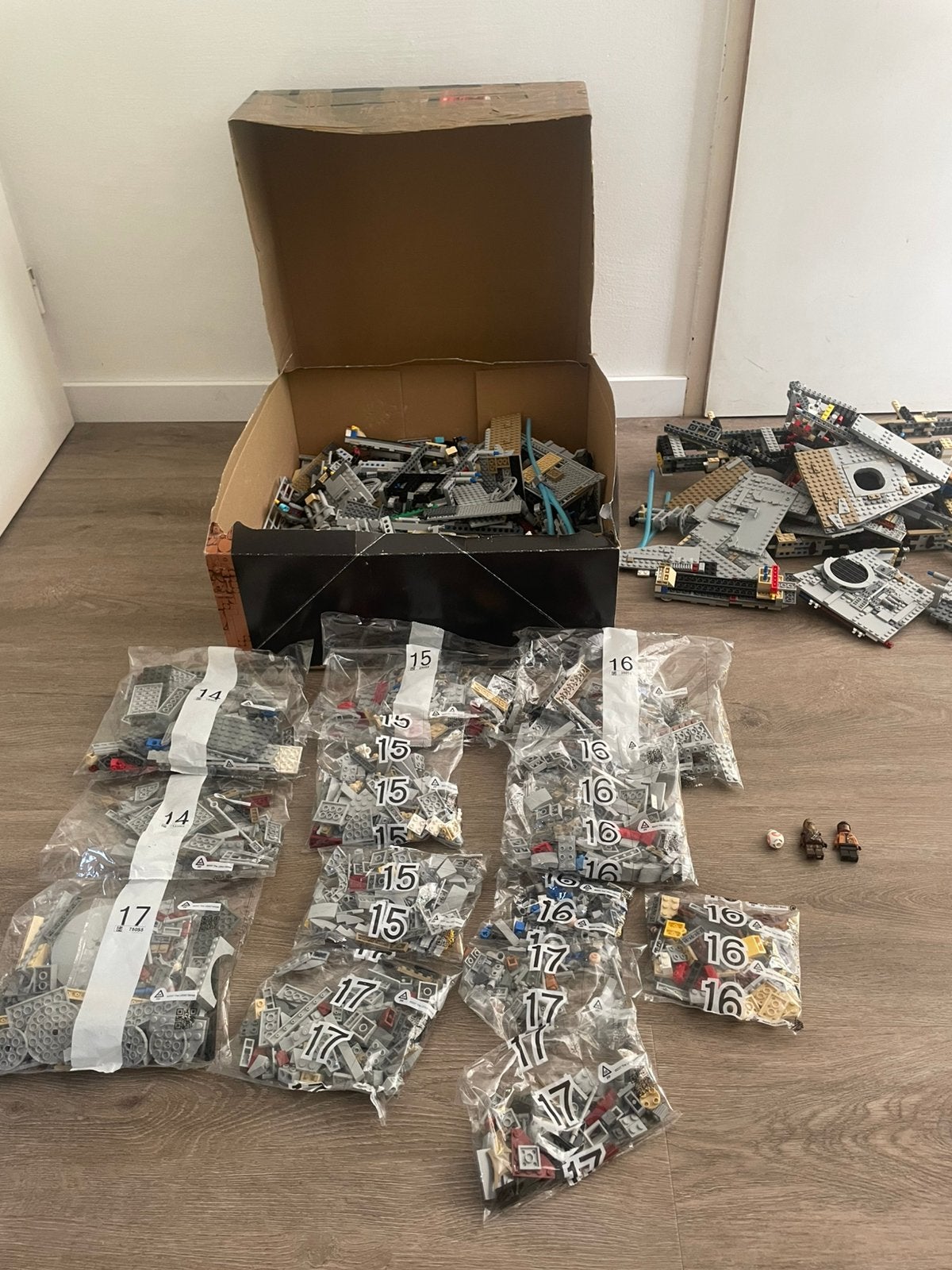 Lego Star Wars millenium Falcon UCS 75192, Ophalen of Verzenden, Zo goed als nieuw
