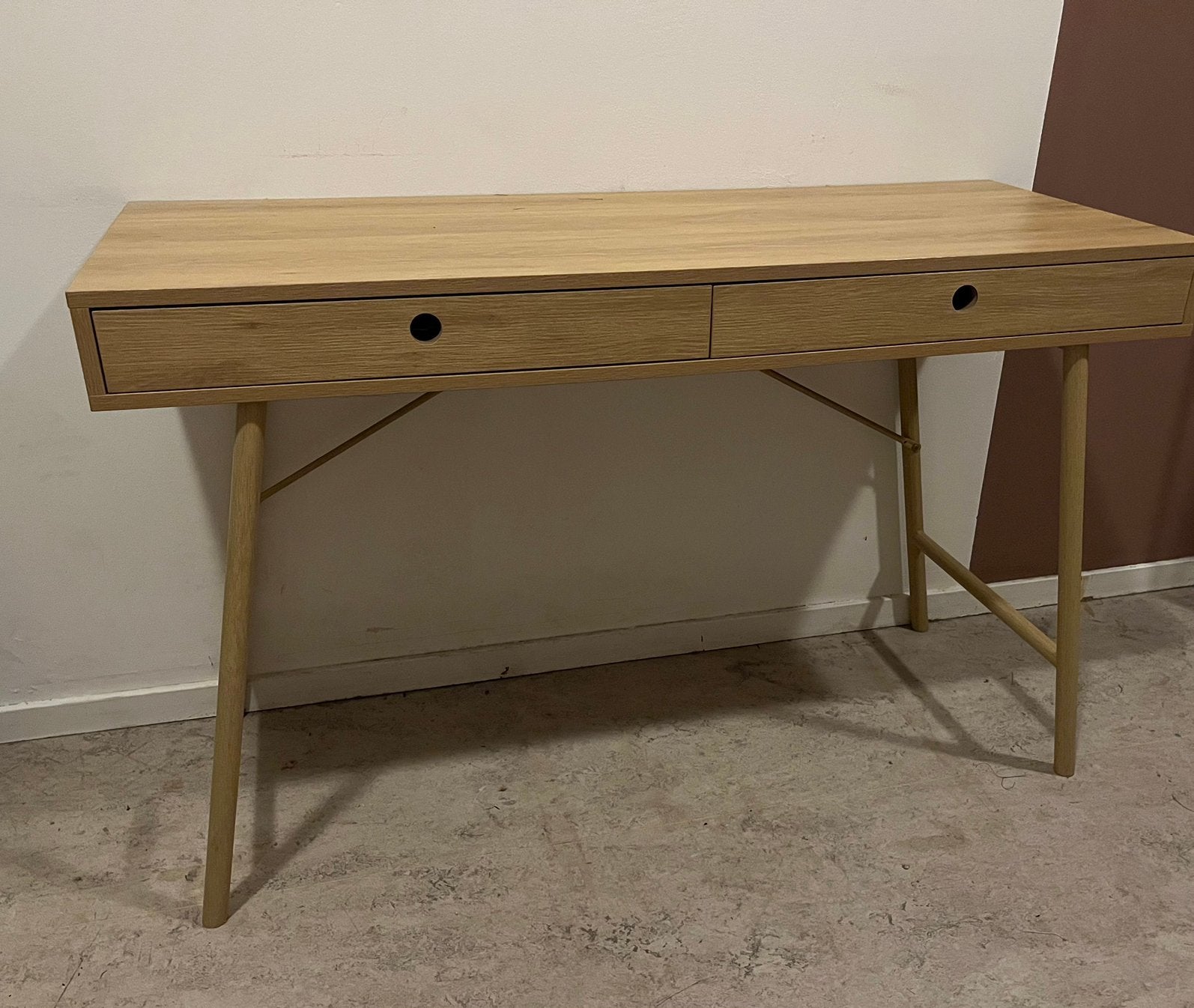 Jysk bureau, Ophalen, 120 cm, Schoolbureau, Bruin