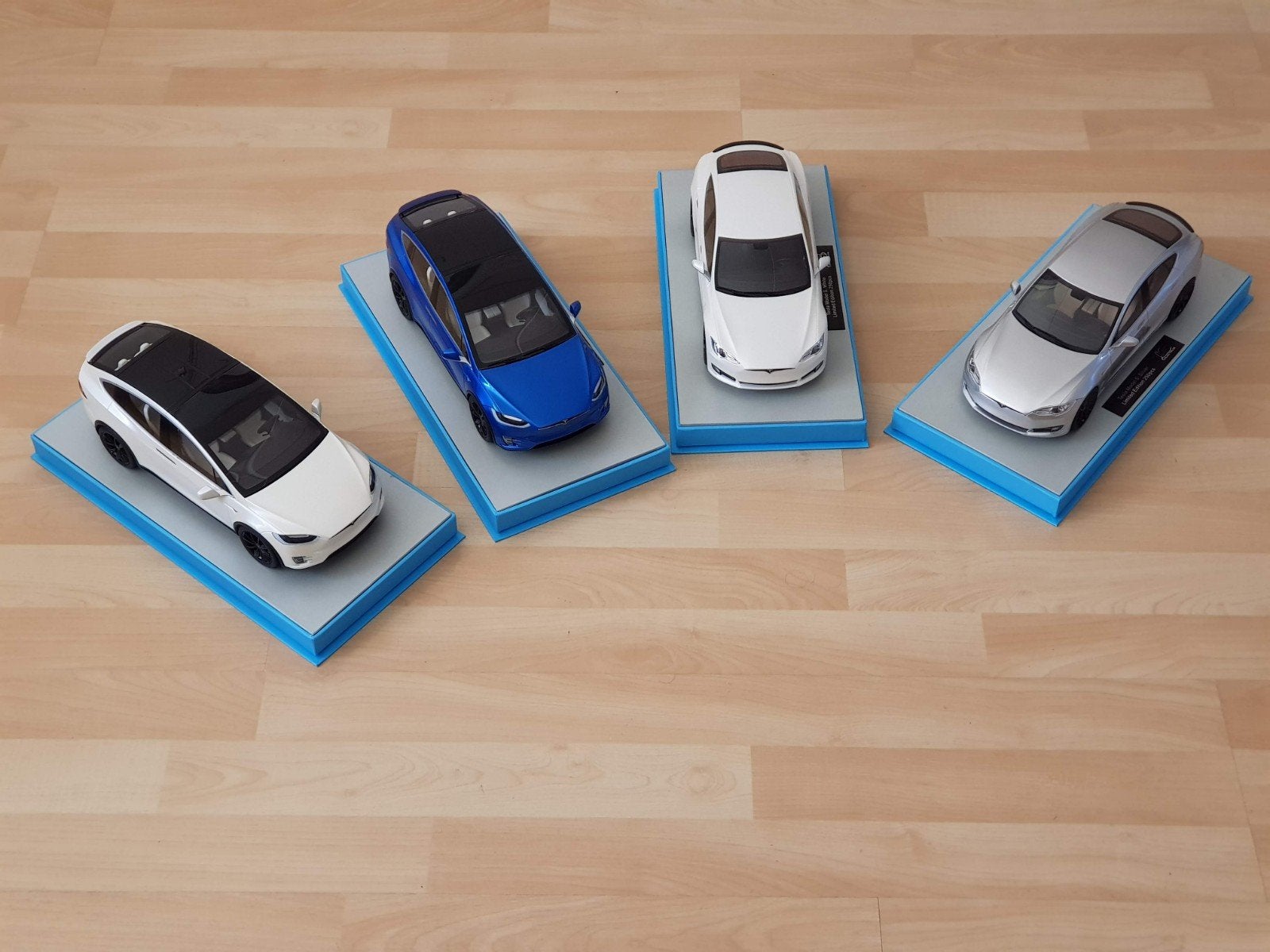 Verschillende Tesla schaalmodellen. 1:18, Verzenden, Nieuw, Auto, Overige merken