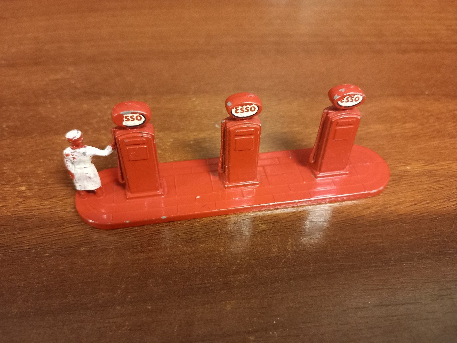 Vintage Matchbox Lesney Esso Benzinepompen met figuur, Overige merken, Gebruikt, 1:50 of kleiner, Overige typen