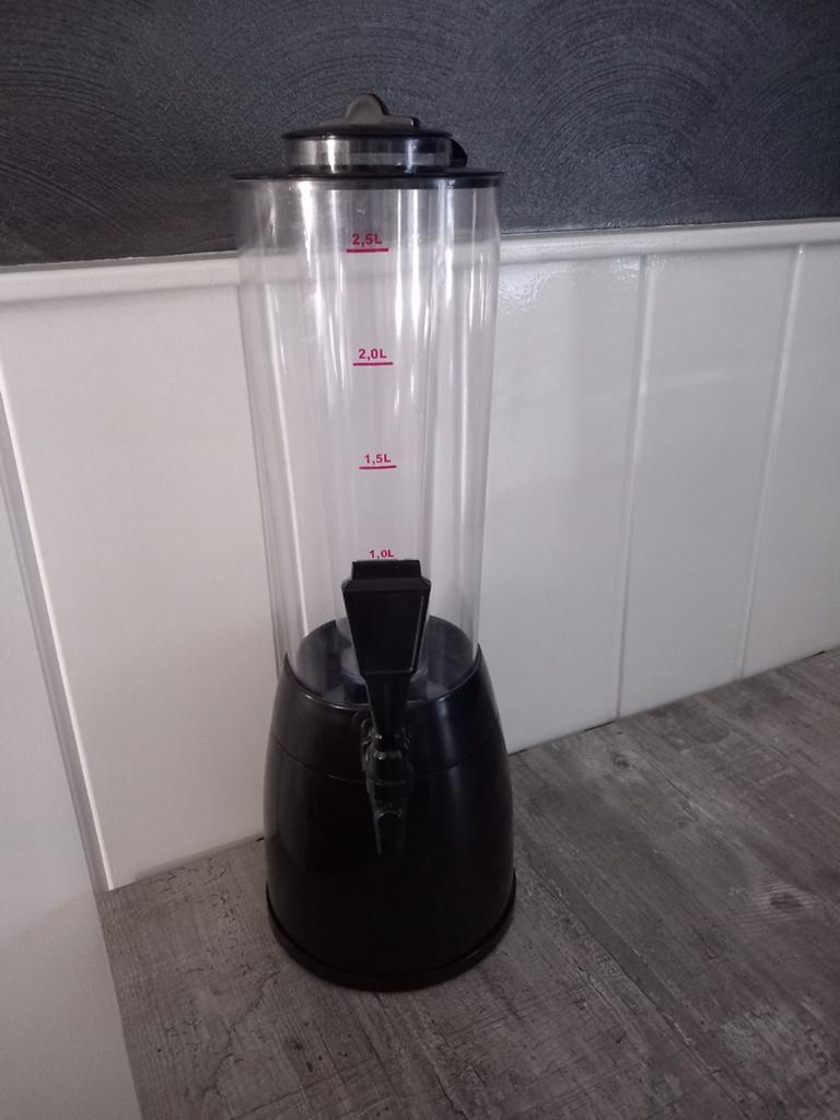 Bier / cocktail tafel tap, Ophalen, Zo goed als nieuw, Verjaardag