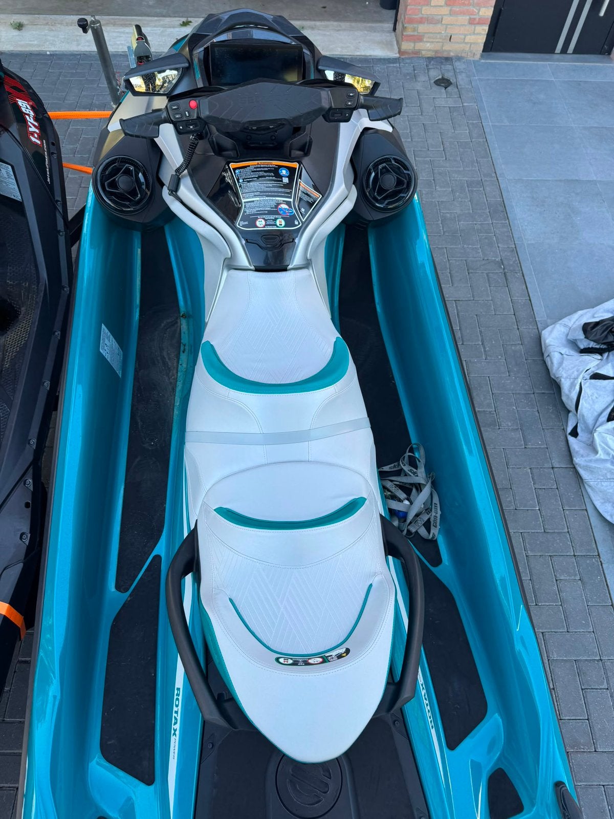 Seadoo GTX 325 uit 2025 als nieuw met dubbele trailer, Ophalen, Zo goed als nieuw, Benzine, 200 pk of meer