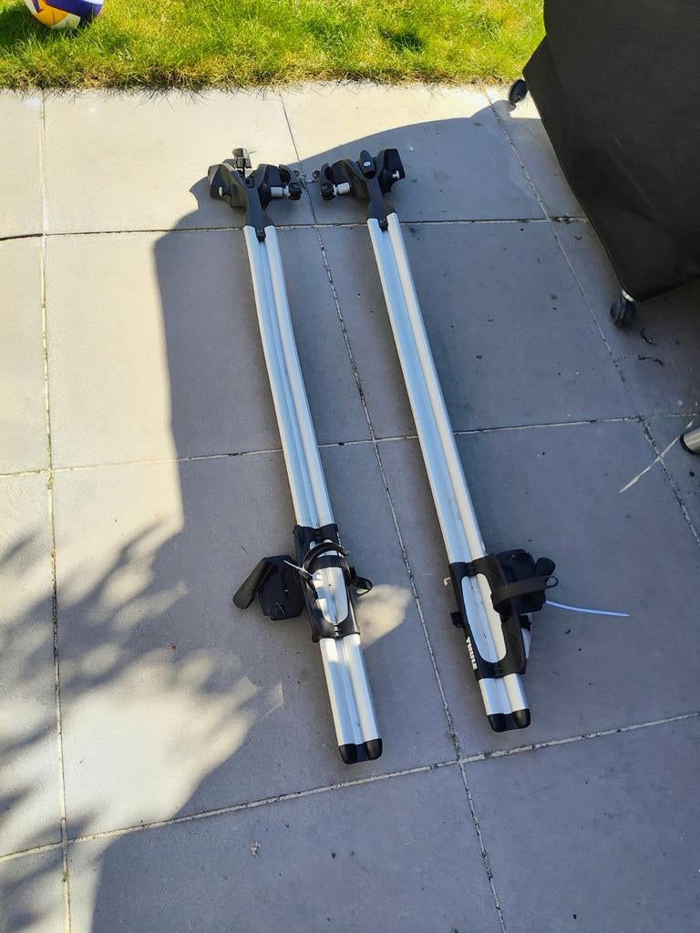 Thule Outride 561 fietsendragers (2 stuks), Ophalen of Verzenden, 1 fiets, Zo goed als nieuw, Dakdrager