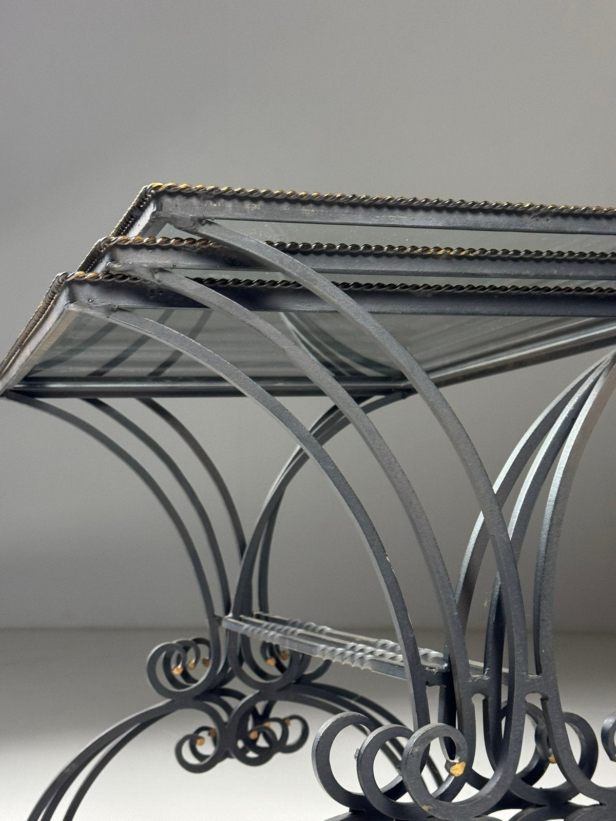 Set smeedijzeren nesting tables, Ophalen
