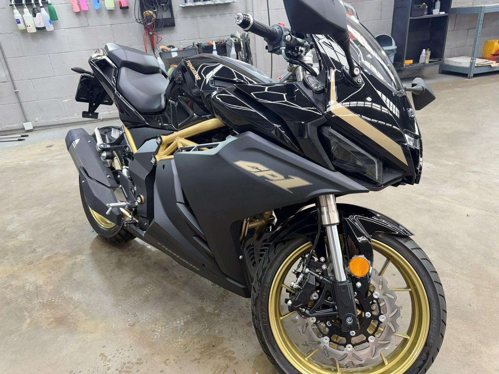 TR Motor Nieuw, Motoren, Ophalen