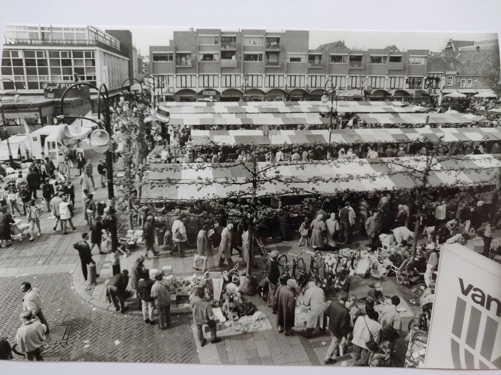 B590 Dordt Markt 23x15, Ophalen of Verzenden, Voor 1940, Gebruikt, Overige onderwerpen