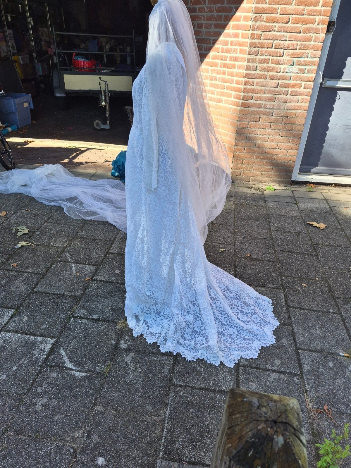 Antieke Trouwjurk met Lange Sleep - Maat 36/38, Ophalen of Verzenden, Gedragen, Wit, Trouwjurk